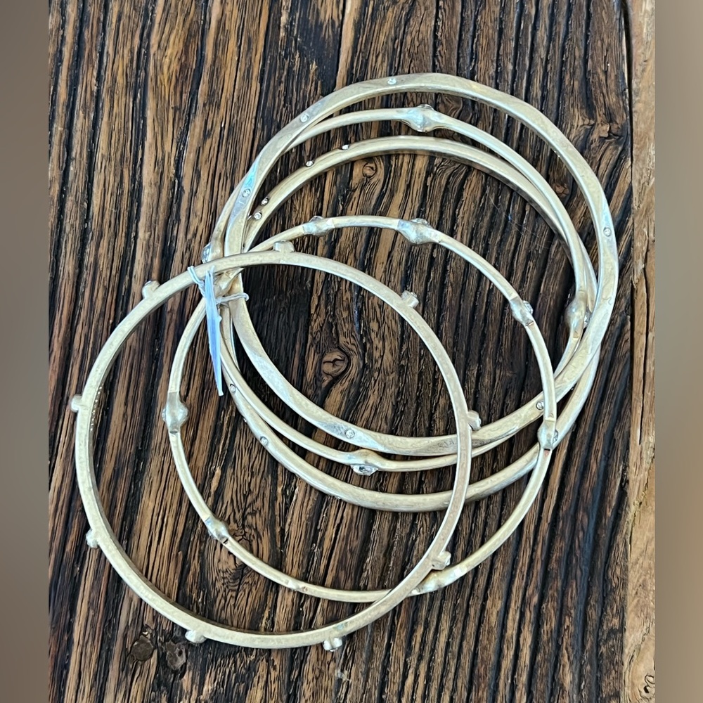 🌸Bangle Bracelet🌸 - Picture 6 of 10